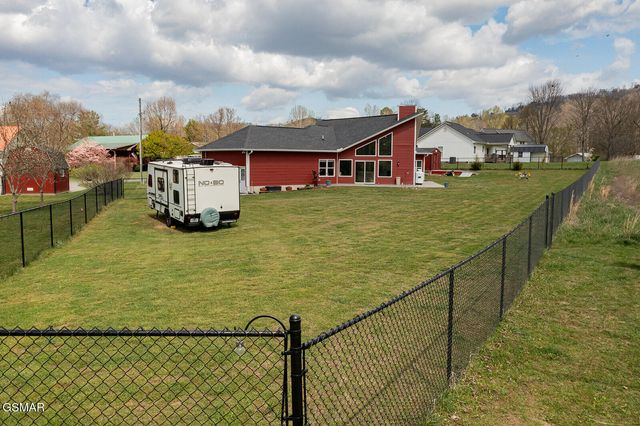 2221 Meadowbrook Lane, Sevierville, TN 37862
