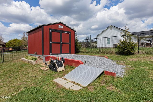 2221 Meadowbrook Lane, Sevierville, TN 37862