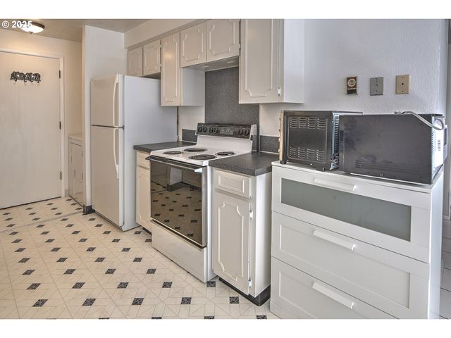 307 Ne 63RD St 16, Vancouver, WA 98665