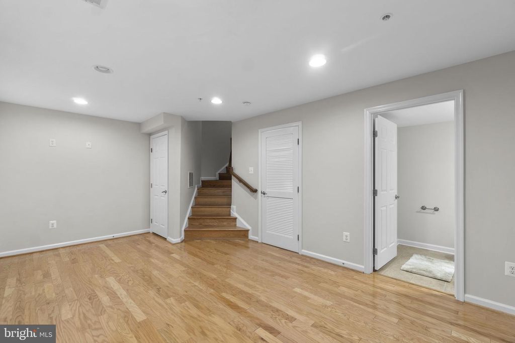 Image 35 of property listing at 7563 WILLOW BOTTOM RD, Sykesville, MD 21784