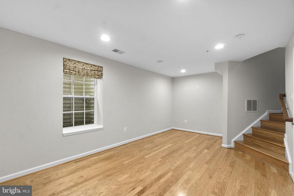 Image 36 of property listing at 7563 WILLOW BOTTOM RD, Sykesville, MD 21784