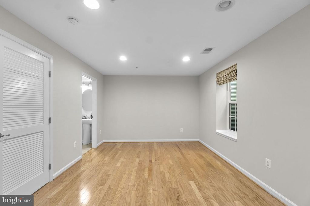 Image 37 of property listing at 7563 WILLOW BOTTOM RD, Sykesville, MD 21784