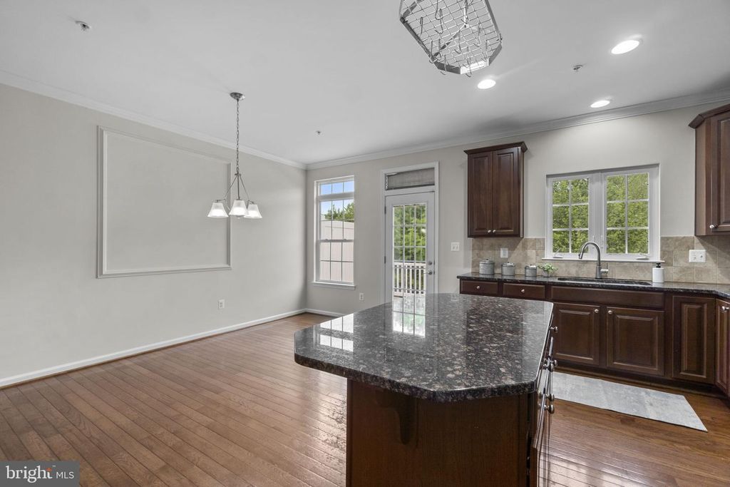 Image 8 of property listing at 7563 WILLOW BOTTOM RD, Sykesville, MD 21784