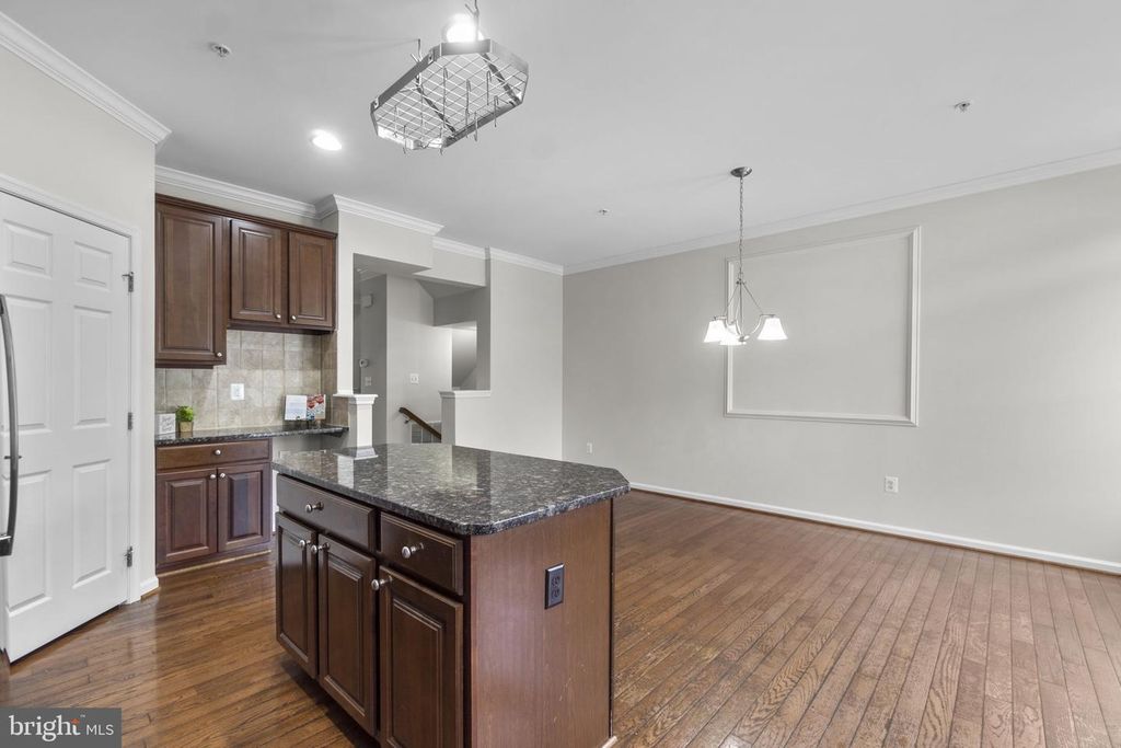 Image 9 of property listing at 7563 WILLOW BOTTOM RD, Sykesville, MD 21784