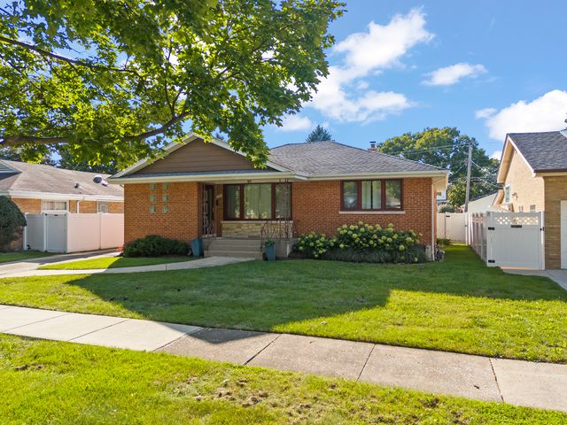 1944 Stratford Avenue, Westchester, IL 60154