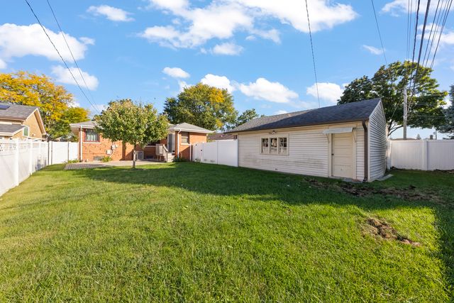 1944 Stratford Avenue, Westchester, IL 60154