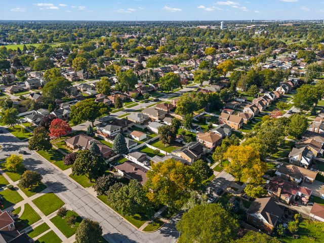1944 Stratford Avenue, Westchester, IL 60154