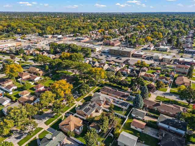 1944 Stratford Avenue, Westchester, IL 60154