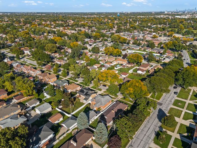 1944 Stratford Avenue, Westchester, IL 60154