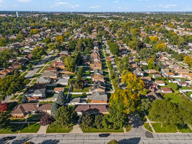 1944 Stratford Avenue, Westchester, IL 60154