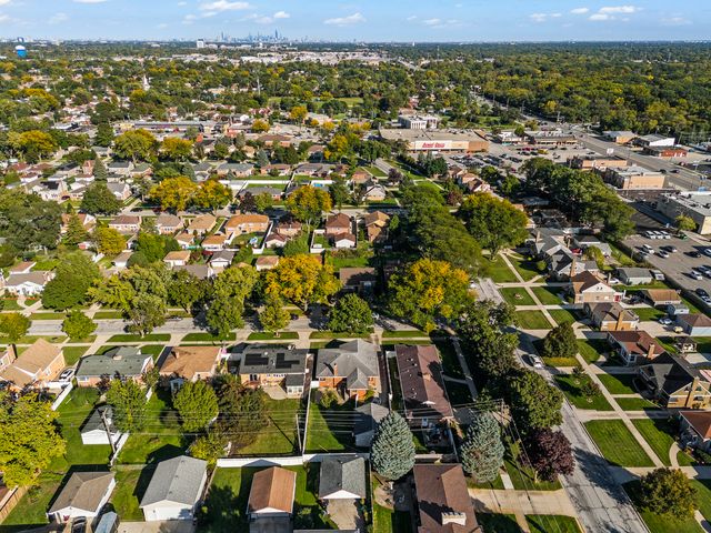 1944 Stratford Avenue, Westchester, IL 60154