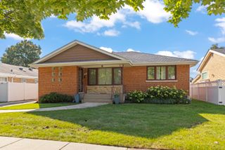 1944 Stratford Avenue, Westchester, IL 60154