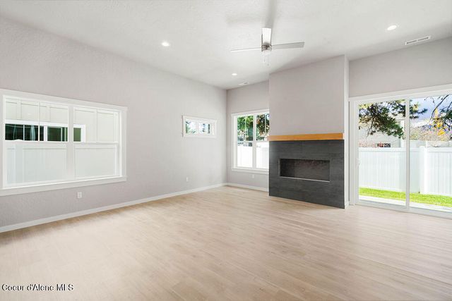 7388 N Breaux Dr, Coeur D'alene, ID 83815