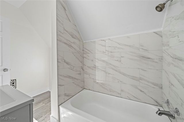 3902 W 37th Street, Cleveland, OH 44109