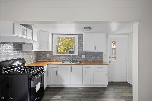 3902 W 37th Street, Cleveland, OH 44109