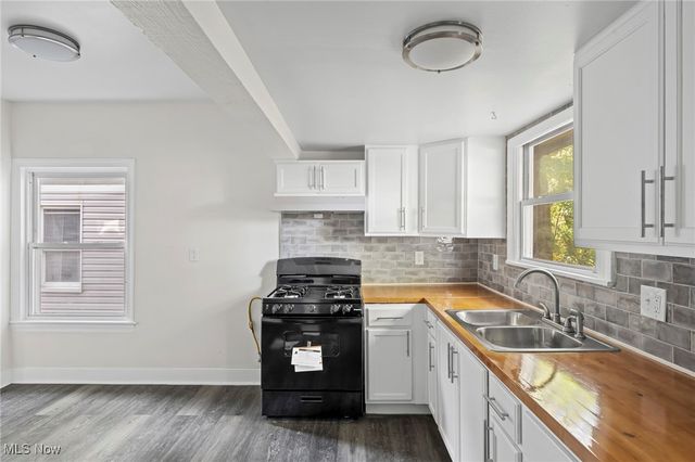 3902 W 37th Street, Cleveland, OH 44109