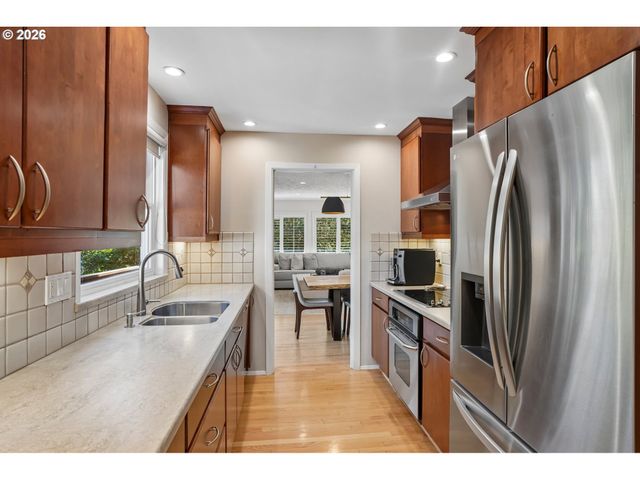 1432 GREENTREE Cir, Lake Oswego, OR 97034
