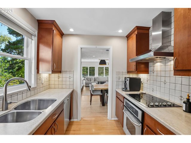 1432 GREENTREE Cir, Lake Oswego, OR 97034