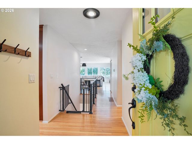 1432 GREENTREE Cir, Lake Oswego, OR 97034