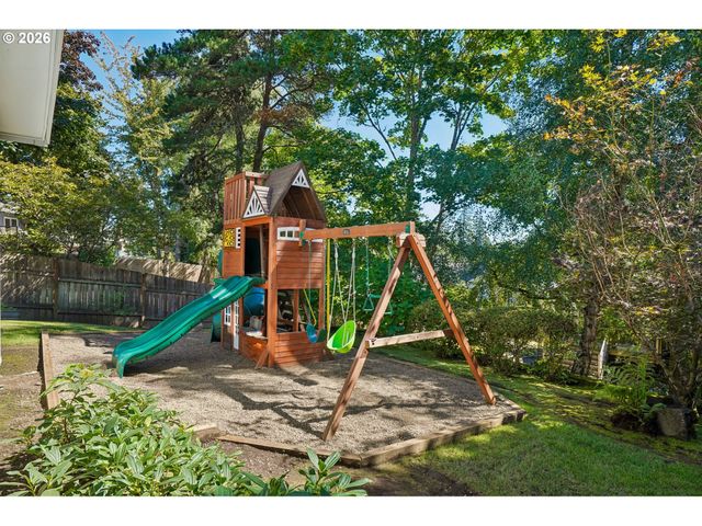 1432 GREENTREE Cir, Lake Oswego, OR 97034