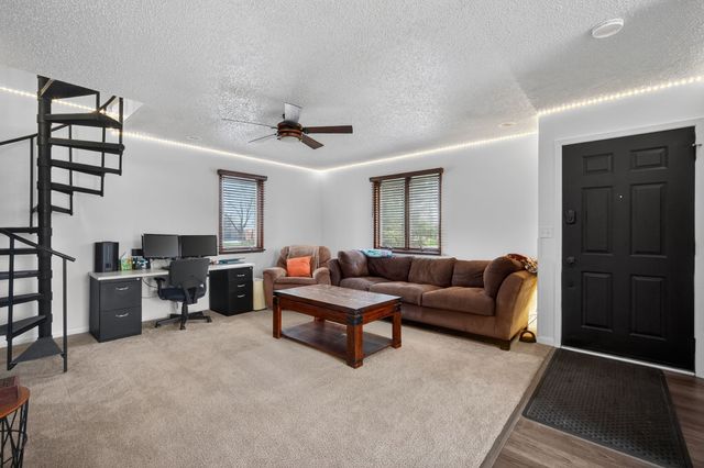 100 4th Avenue SE, Altoona, IA 50009