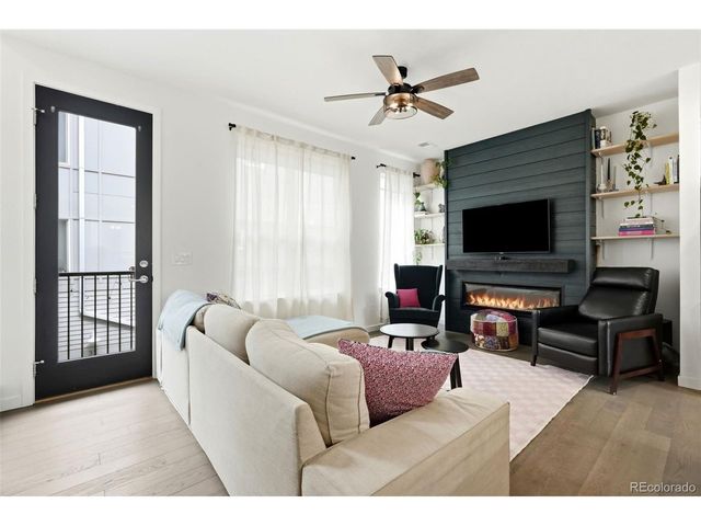 8711 E Hampden Ave 11, Denver, CO 80231