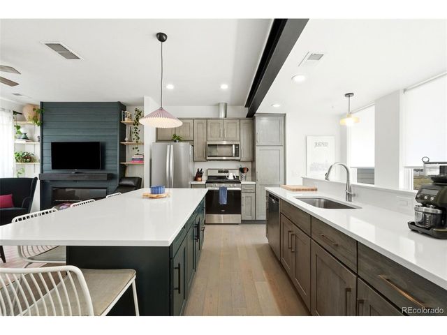 8711 E Hampden Ave 11, Denver, CO 80231