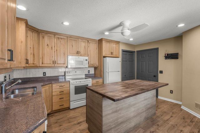 8870 Peep Oday Trail, Eden Prairie, MN 55347