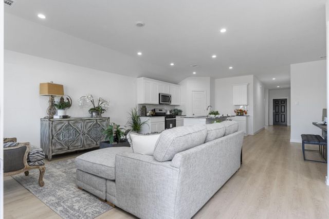 9038 Rose Water Trail, Iowa Colony, TX 77583