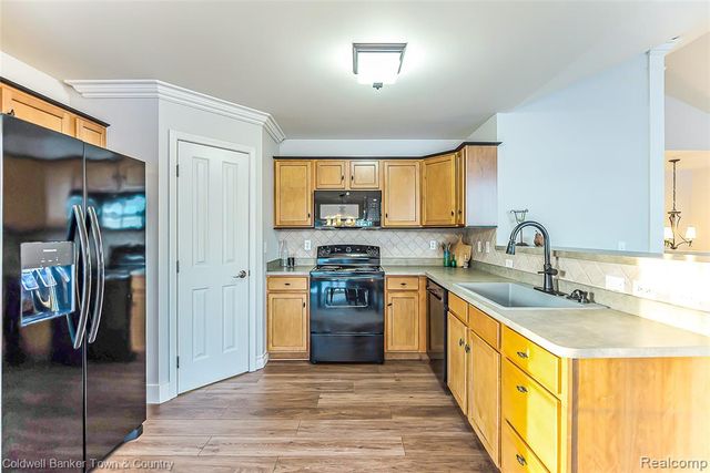 4324 Hampton Ridge Boulevard, Howell, MI 48843