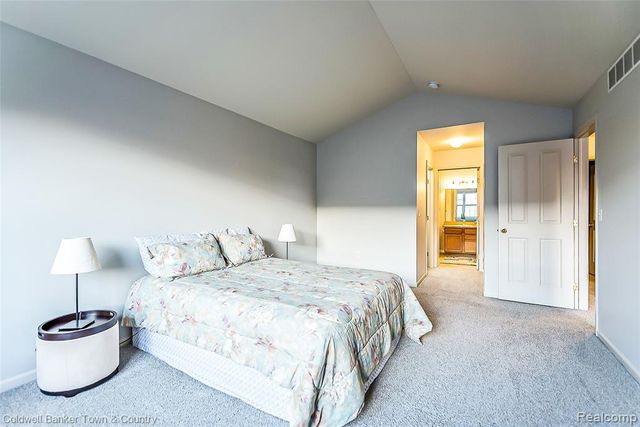 4324 Hampton Ridge Boulevard, Howell, MI 48843