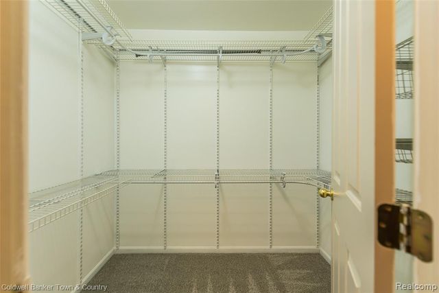 4324 Hampton Ridge Boulevard, Howell, MI 48843