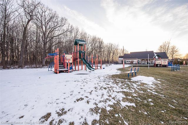 4324 Hampton Ridge Boulevard, Howell, MI 48843