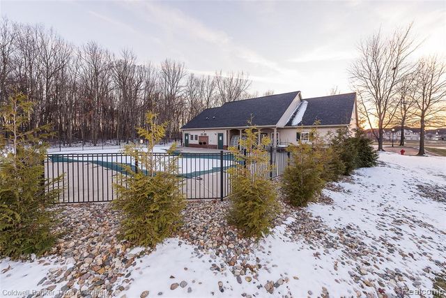 4324 Hampton Ridge Boulevard, Howell, MI 48843