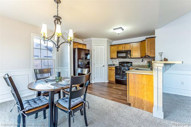 4324 Hampton Ridge Boulevard, Howell, MI 48843