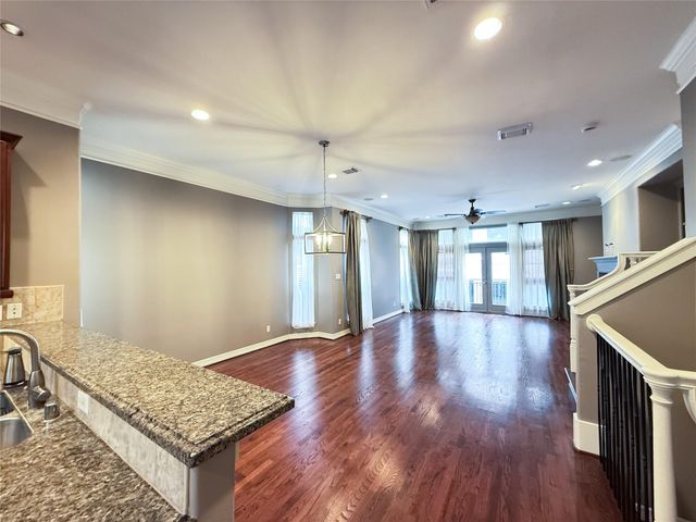 621 Hartman Street, Houston, TX 77007