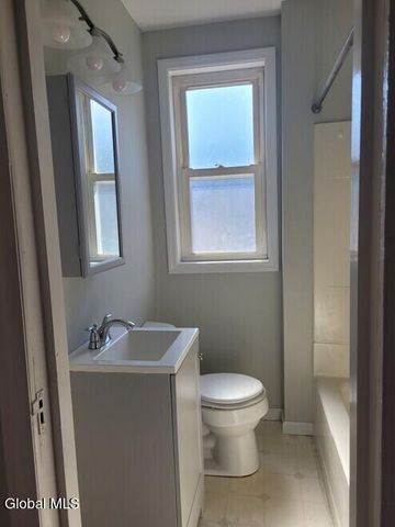 20 Green Street, Mechanicville, NY 12118