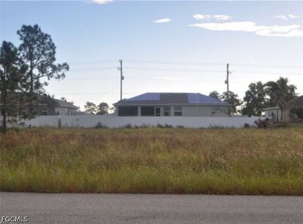 2003 Nora AVE S, Lehigh Acres, FL 33976