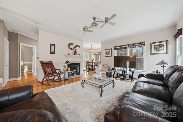 4434 Steeple Chase Drive, Hickory, NC 28601