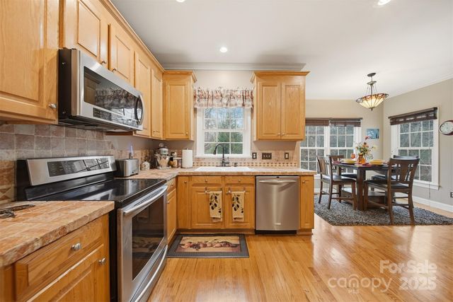 4434 Steeple Chase Drive, Hickory, NC 28601