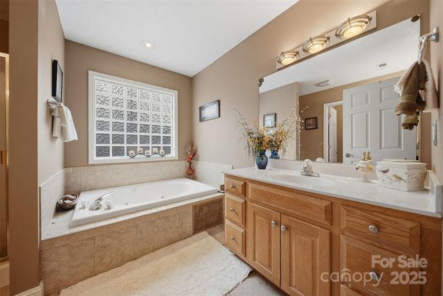 4434 Steeple Chase Drive, Hickory, NC 28601