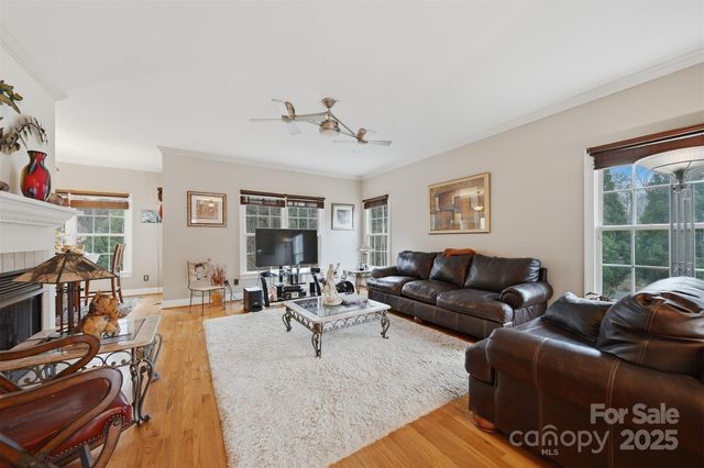 4434 Steeple Chase Drive, Hickory, NC 28601