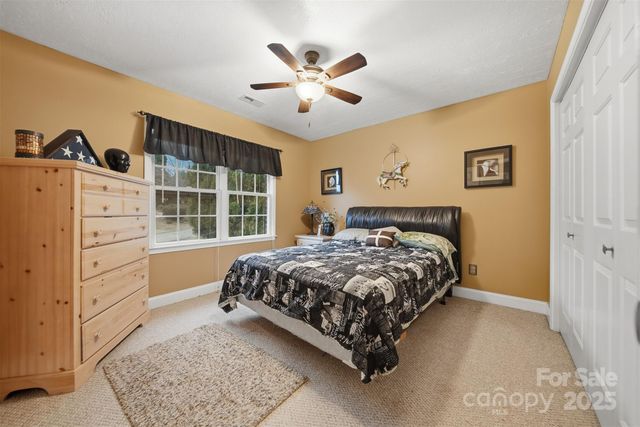 4434 Steeple Chase Drive, Hickory, NC 28601