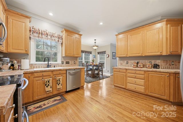 4434 Steeple Chase Drive, Hickory, NC 28601