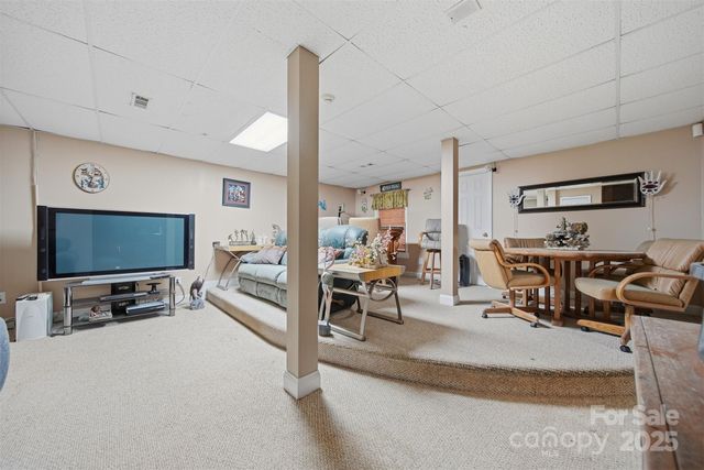 4434 Steeple Chase Drive, Hickory, NC 28601