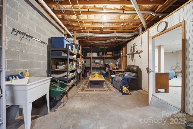 4434 Steeple Chase Drive, Hickory, NC 28601