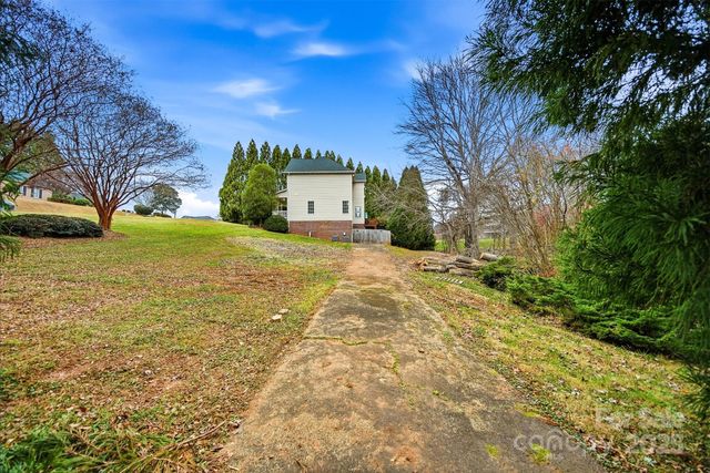 4434 Steeple Chase Drive, Hickory, NC 28601