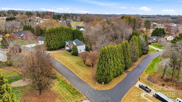 4434 Steeple Chase Drive, Hickory, NC 28601