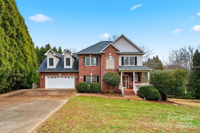 4434 Steeple Chase Drive, Hickory, NC 28601