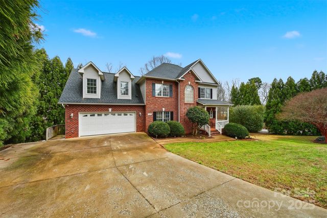 4434 Steeple Chase Drive, Hickory, NC 28601